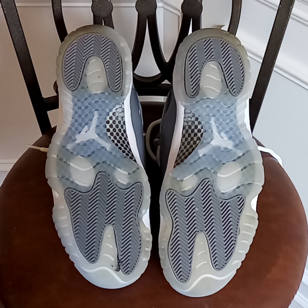 Shoes - Picture 5 of 5